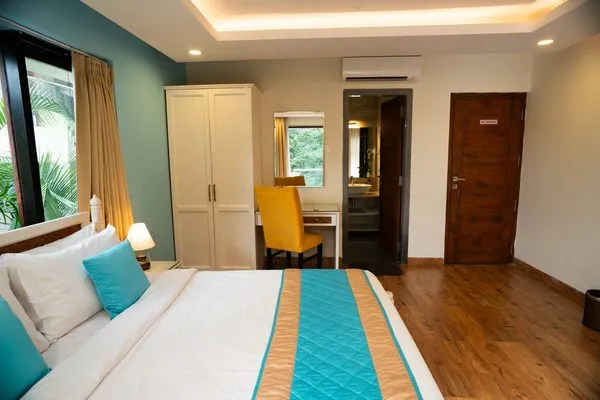 RK Villa Master Bedroom Vanity Suite